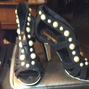 CHANEL evening shoes